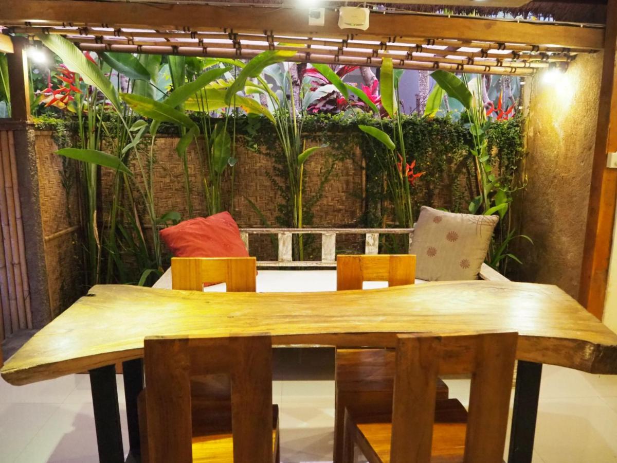 De Dalam Villa Ubud ภายนอก รูปภาพ