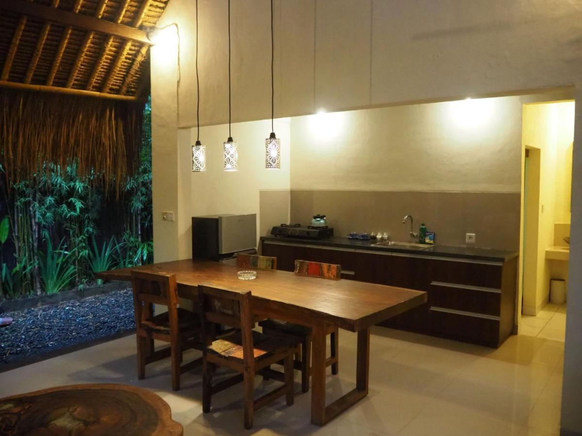 De Dalam Villa Ubud ภายนอก รูปภาพ