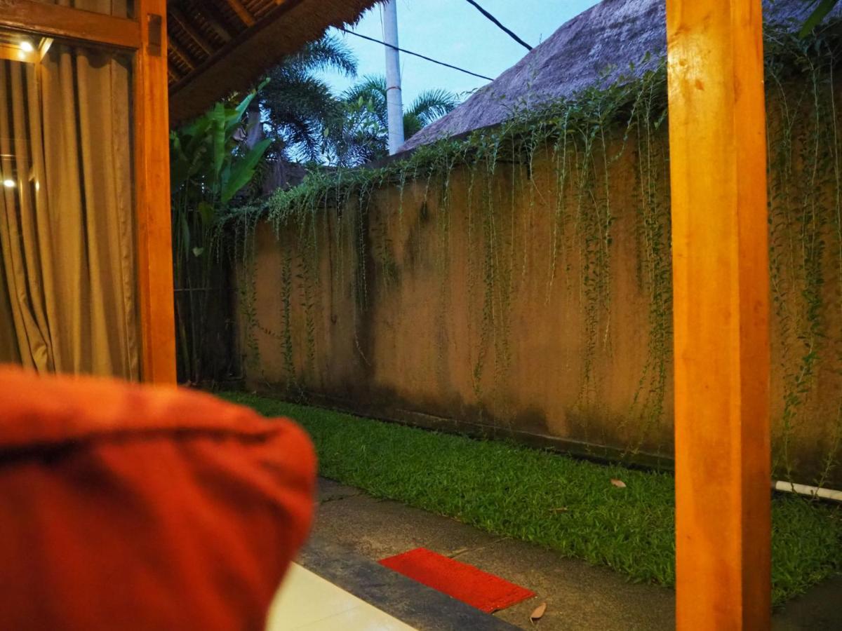 De Dalam Villa Ubud ภายนอก รูปภาพ