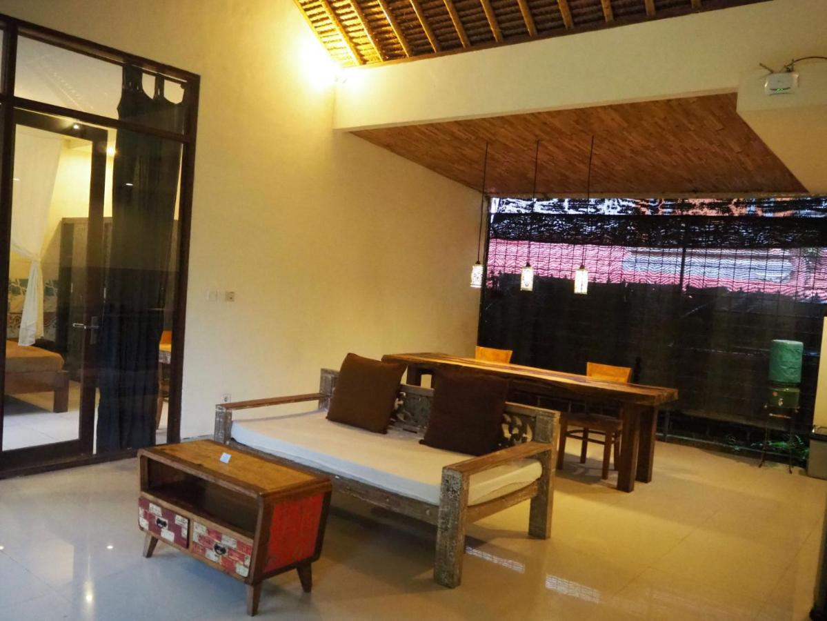 De Dalam Villa Ubud ภายนอก รูปภาพ